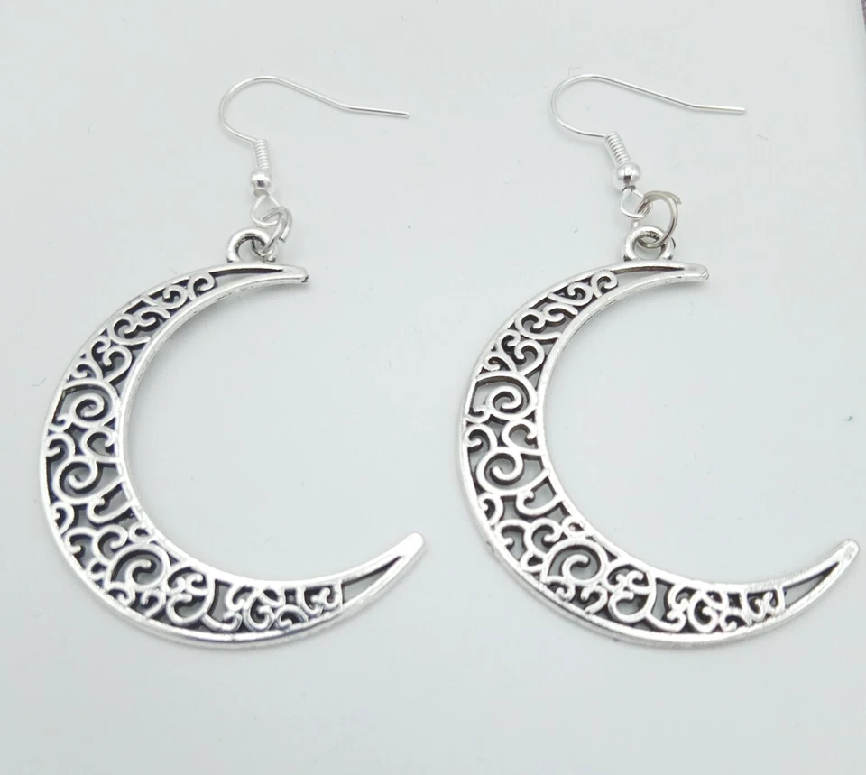 Pendientes Luna Grandes Adornamentados Media Luna Grande Símbolo Celestial Tono Plata Wica Pagano Foto 2 de 4
