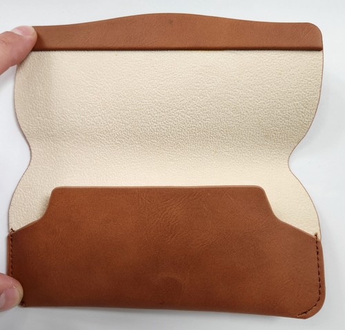 Estuche para gafas Garrett Leight gafas de sol cuero marrón suave - Imagen 3 de 4