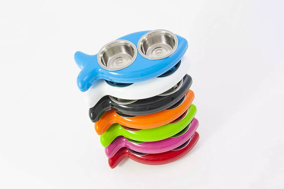 HING The Fish Bowl for cats. Its non slip cat feeder with removable bowls