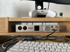 Antelope Audio Discrete 4 Synergy Core  Antelope Edge modeling mic