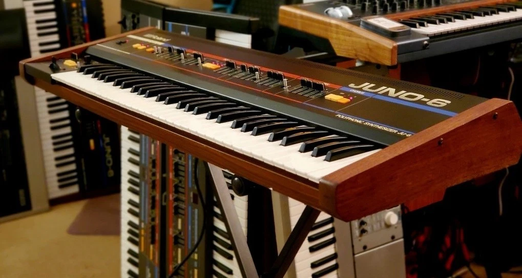 ♡Roland JUNO-60 シンセサイザー スタンド&ハードケース付♡ ♡Roland JUNO-60 シンセサイザー スタンド&ハードケース付♡ Roland