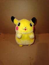 Nintendo Official 1998 Pokemon Pikachu 8" Plush - Working.