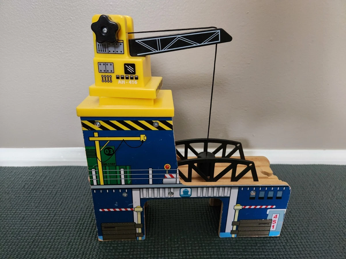 Thomas and friends new crane on sale on the dock