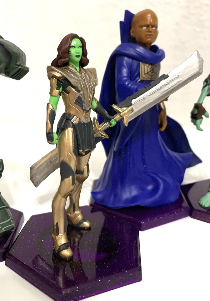 Lote de 8 bonecos Disney Marvel Avengers Superheroes PVC 4" enfeites de bolo - Imagem 3 de 4