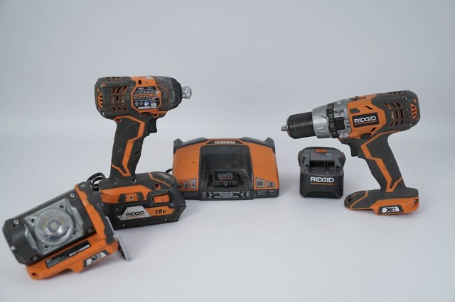 LED Hybrid Work Light Flashlight R8691 