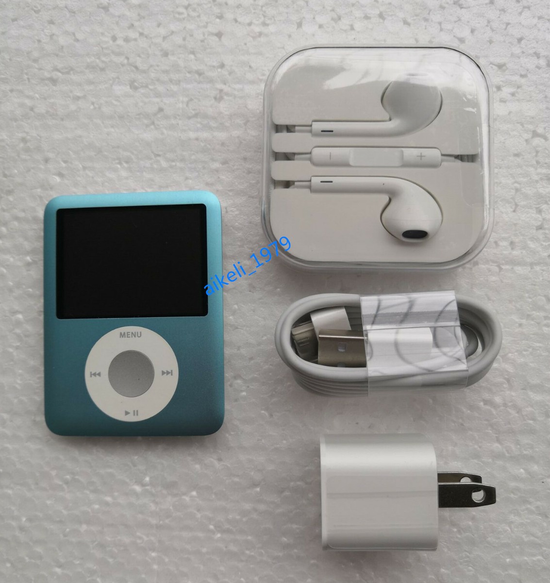 ＊*＊様 iPad nano 4GB Silver(シルバー) 第3世代(第三世 Apple iPod Nano 3rd Generation 4GB, 8GB (Choose Your Color