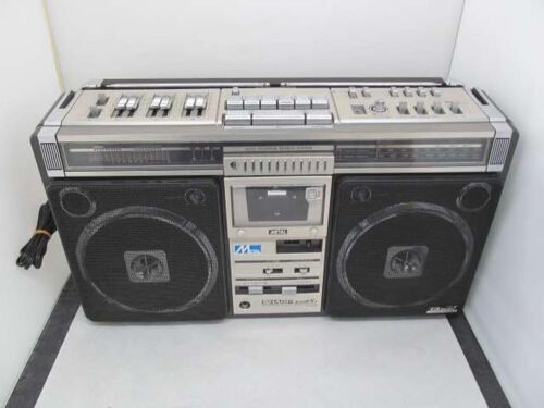 SHARP GF-508SB (GF-9696) Japanese Boombox for PARTS/REPAIR TAPE DECK NOT WORKING - Picture 1 of 17