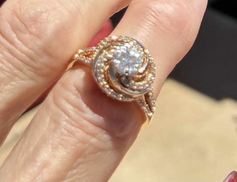 10kt. swirling diamond ring,   STUNNING!!