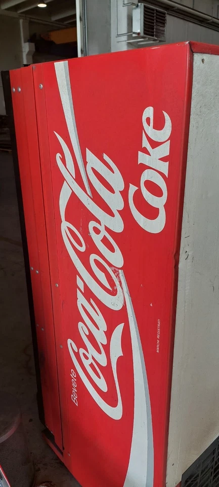 Distributore automatico Coca-Cola originale degli anni ’80-’90 funzionante - Immagine 2 di 4