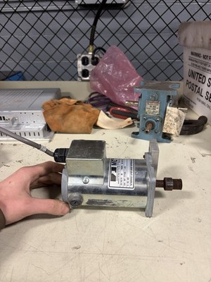 MET 3B-9011142C Permanent Magnet D.C Motor 90VDC USED