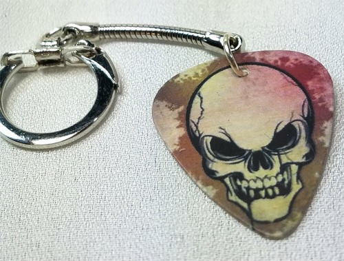 Skull Guitar Pick Keychain - Picture 2 of 3