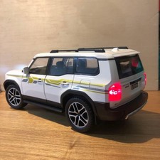 1/24 White Toyota Land Cruiser 250 Mini Car, Opening Doors  Trunk, Used