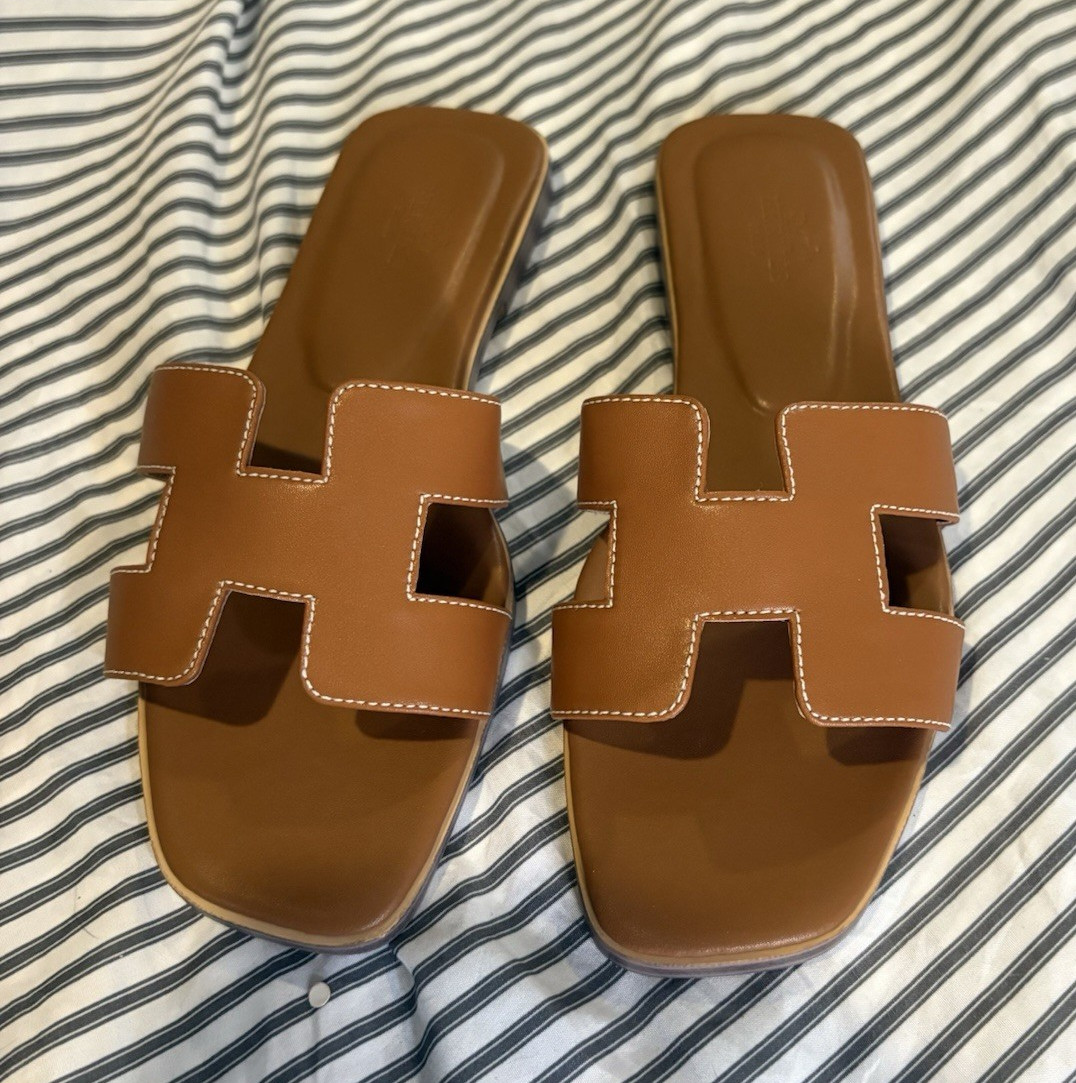 Hermès Brown Leather Slide Sandals Women's US 8.5 EU 39 Slip-On Logo