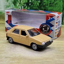 Skoda Favorit Diecast Model Car 1/60 - New In Box by Welly.