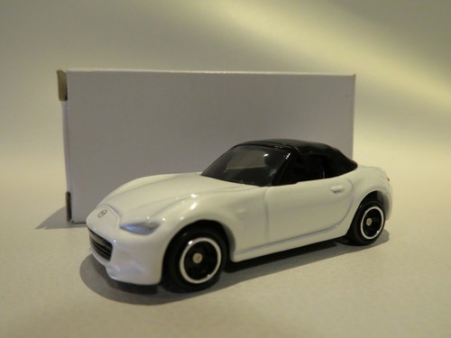 tomica Mazda MX5 MX-5 Roadster ND tomy diecast