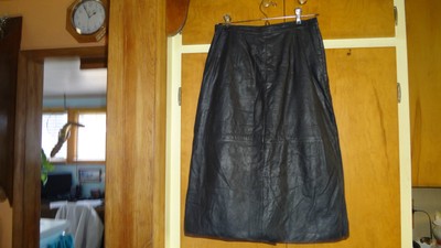 SALE Womens midlength lined black leather skirt size 8