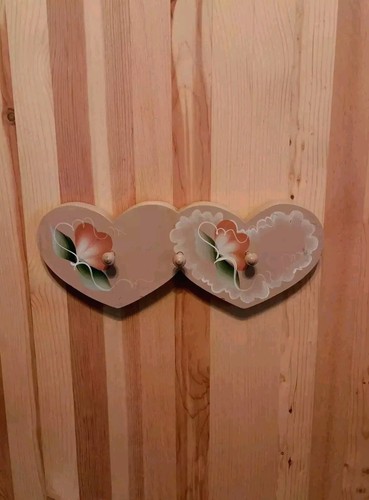 Small Wooden Double Heart Hanging 3 Peg Rack With Painted Floral Design Retro