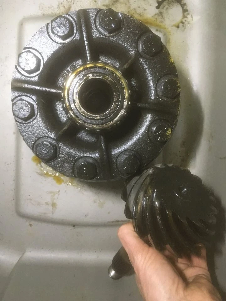 G Body Rear End Stock Differential Gear Set - No Issues / Unknown Ratio - Image 4 of 4