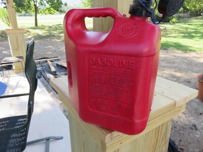 BLITZ Plastic Vented Gas Can 2 Gal 8 oz Easy Grip Handle Pre Ban
