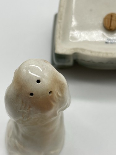 Vintage 1950s Unbranded Pekingese in Chair nesting salt and pepper shaker set - Picture 9 of 13