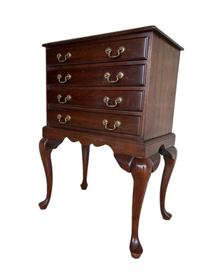 CRESENT FURNITURE GEORGIAN STYLE CHERRY 4 DRAWER SILVER CHEST