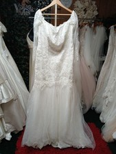 Davids Bridal Ivory Lace Long-sleeved Mermaid Wedding Dress Size 16W