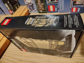 LEGO ARCHITECTURE: Flatiron Building (21023) - NEW! Retired Set! NIB