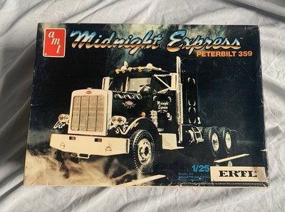 AMT Ertl Midnight Express Peterbilt 359 1:25 Model Kit Unassembled Truck