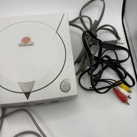SEGA Dreamcast HKT-3020 With Controller And cables Model 1