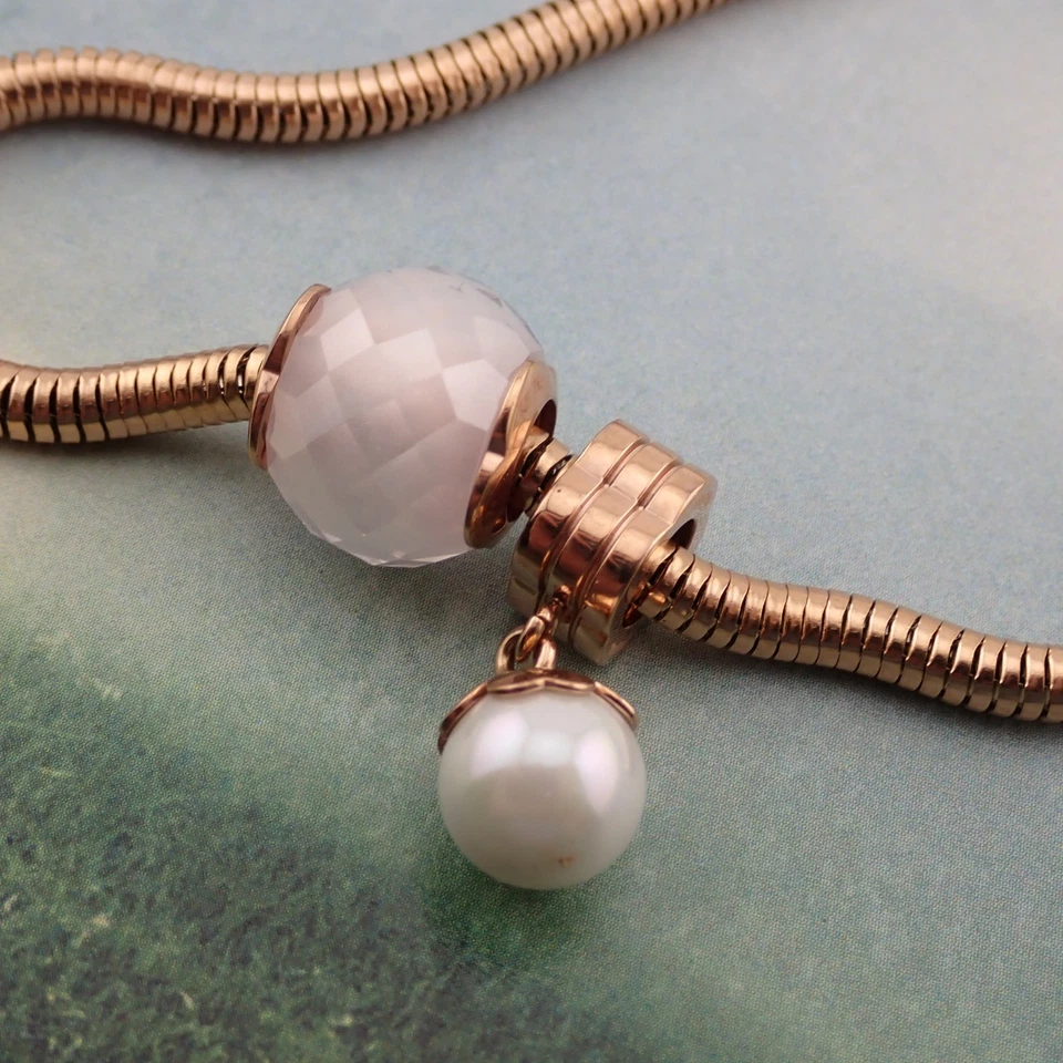 Colar Berloque Folli Simulado Pérola Cristal Tom Dourado Corrente de Cobra Slide - Imagem 3 de 4