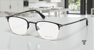 TOM FORD 002 新品 トム フォード タイムピースが「N.002 チタニウム クロノグラフ
