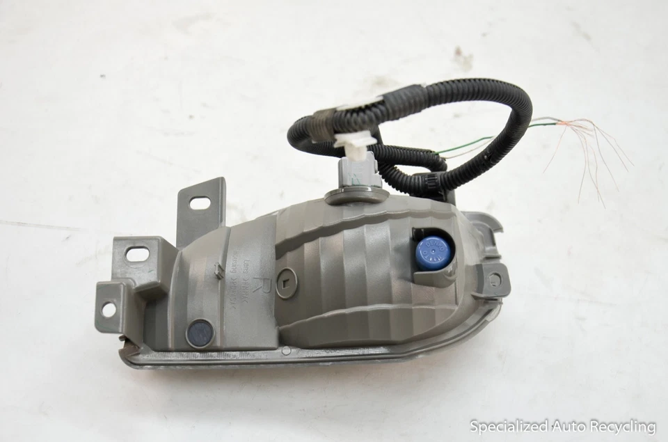 Toyota Prius V 2012 genuino OEM luz de señal de estacionamiento delantera lámpara derecha Foto 4 de 4