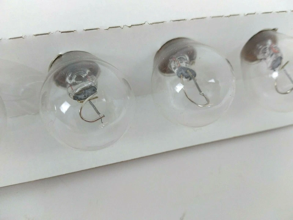 Pack of 10 Chicago Miniature Lamp Inc 2232 18W S8 28V Bulbs New NOS - Image 4 of 4