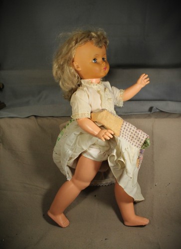 Vintage 1960s 22"-23" Walker Doll Allied Eastern - Picture 2 of 6