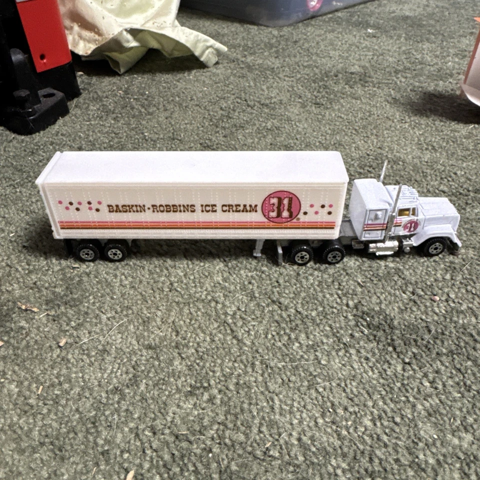 Semirremolque Mack Can Road Champs 18 ruedas Baskin Robbins metal fundido a presión Foto 2 de 4