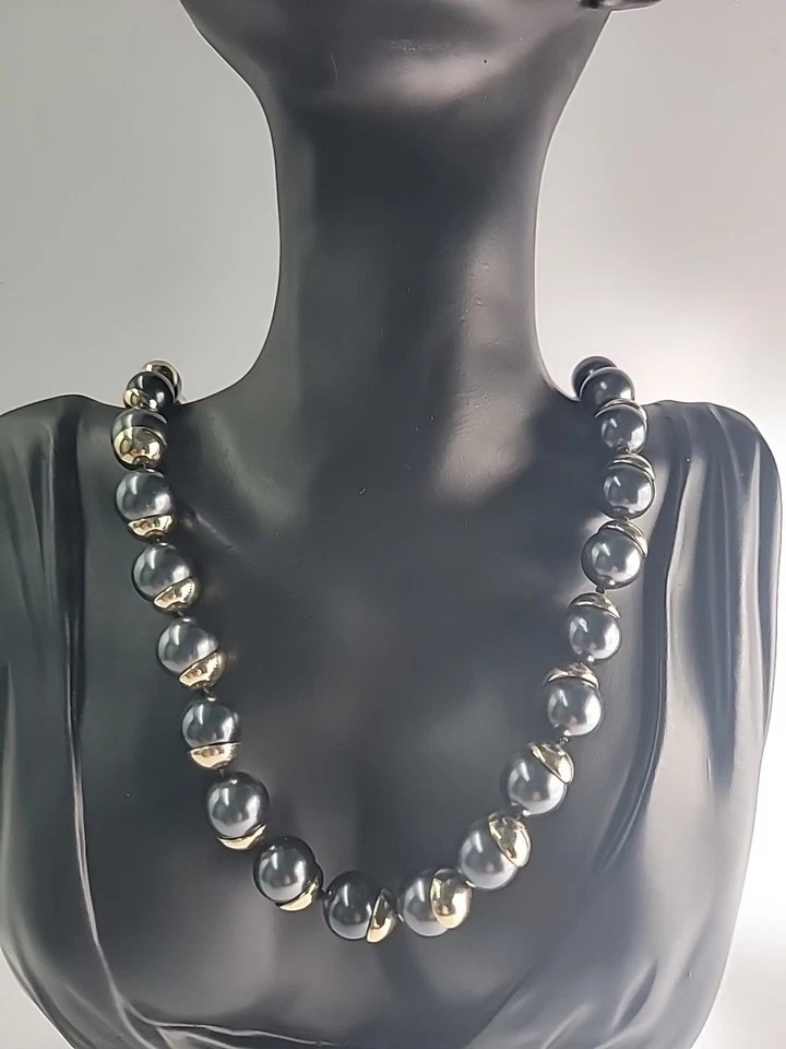 Vintage Coldwater Creek Gray Faux Pearl Necklace Gold Tone Spacer Beads Elegant - Image 2 of 4