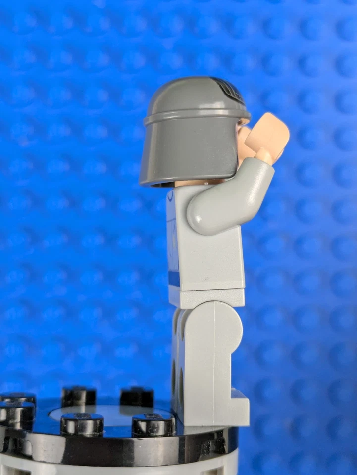 Lego Star Wars: Imperial AT-ST Driver (Helmet) sw0797 Set 75153 - Image 2 of 4