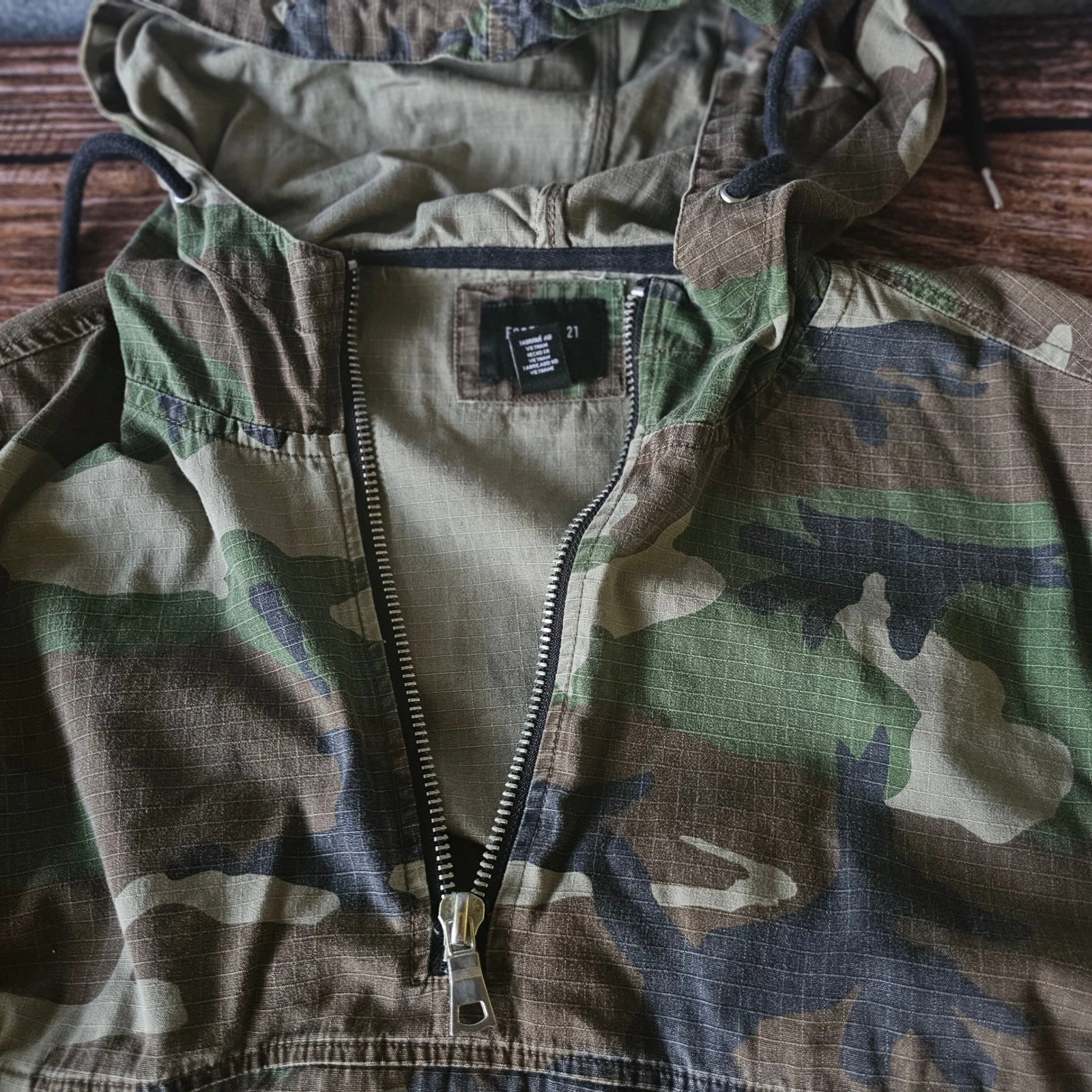 Forever 21 Men Woodland Camo Ripstop Anorak Pullover Jacket US Large - product detail image 4