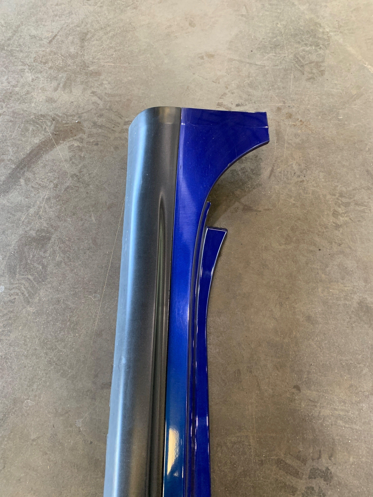 2014 - 2016 MASERATI GHIBLI OEM RIGHT ROCKER MOLDING SIDE SKIRT 670010791
