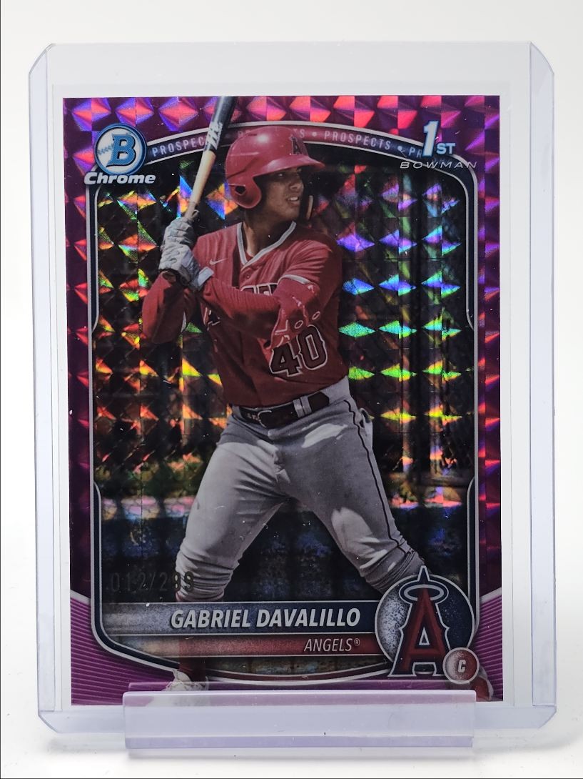 GABRIEL DAVALILLO 2025 BOWMAN CHROME 1ST FUCHSIA GEOMETRIC ANGELS /299 Q3972