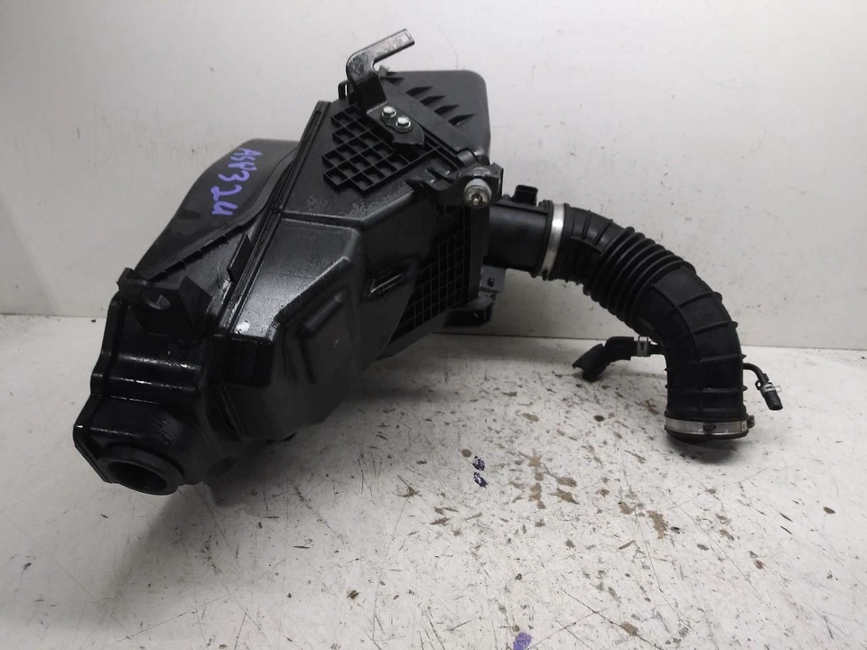 2019 Honda CR-V OEM air cleaner box assembly 2.4L fits 2017-2019 - Изображение 3 из 4