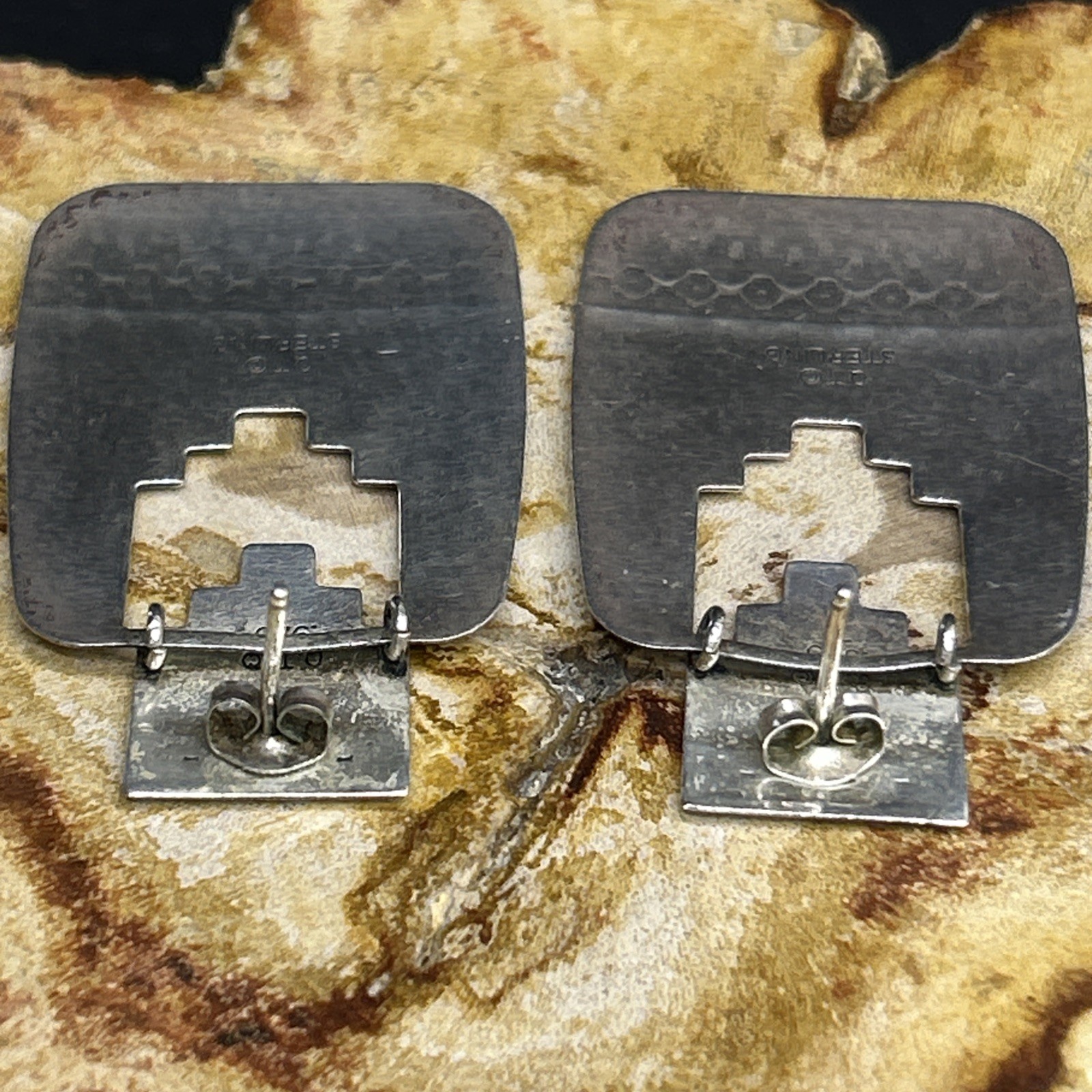 QT Sterling Rectangle Etched Dangle Earrings QUOC… - image 4