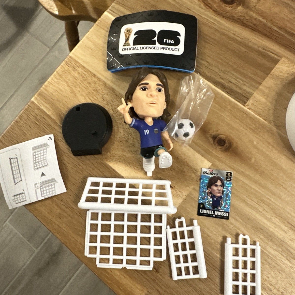 Messi RARE Mini Figurine ZURU Ballers FIFA - Card And Accessories