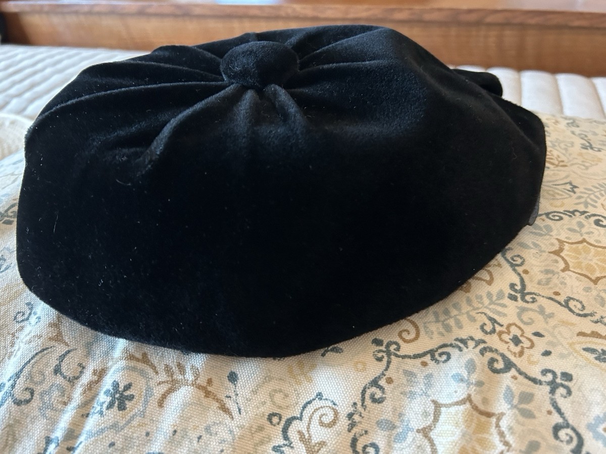 Vintage Yves Saint Laurent Women display picture 1