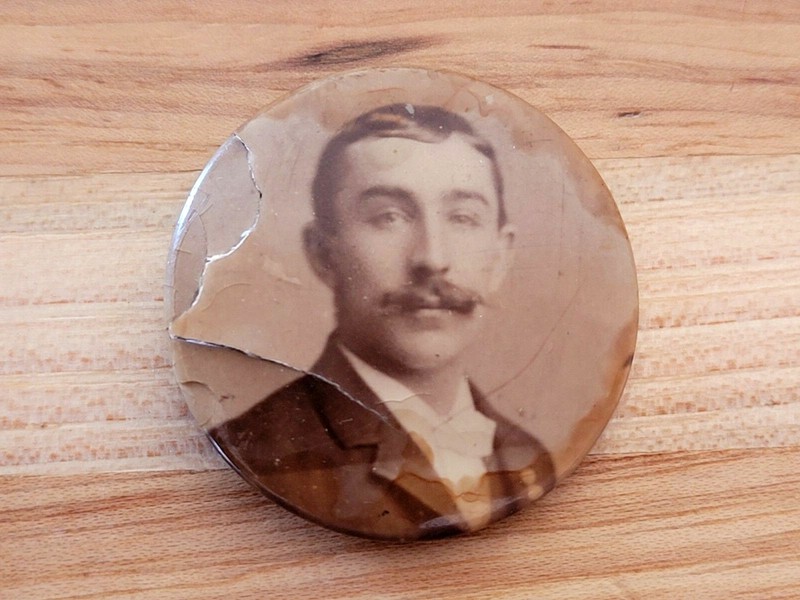 1898 ANTIQUE Pinback Button ~ Unknown Man - POLITICAL COLLECTIBLE PIN??