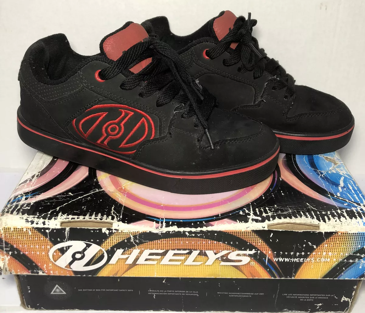 Shoes that have wheels store on the bottom of them