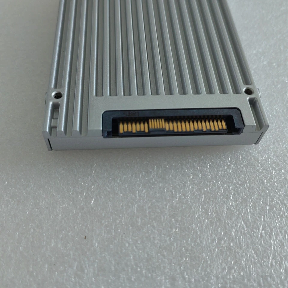 Intel 1.2TB DC SSD Series P3500 MLC PCIE NVMe 2.5" SSD 1.2TB SSDPE2MX012T410 VDC - Image 3 of 4