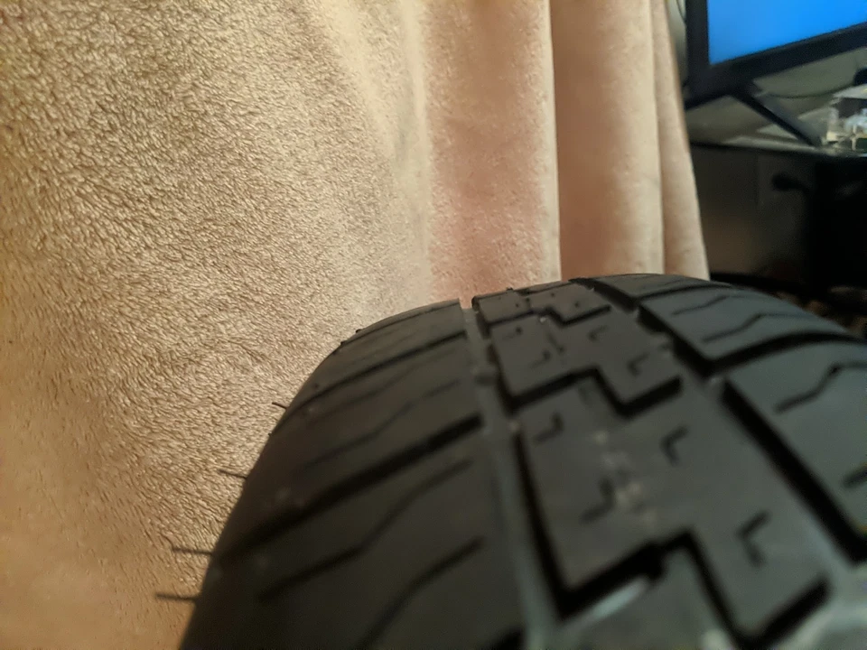 Neumático de repuesto para Audi A4 A5 S4 2008-2023 OEM con kit de gato completo y espuma listo para usar Foto 3 de 4