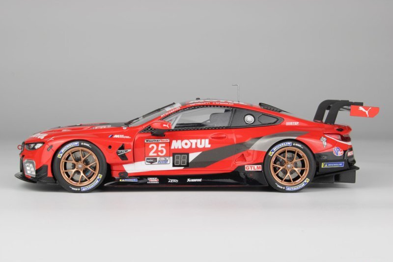 Platz NuNu 24043 1/24 Scale Model Sports Car Kit BMW M8 GTE
