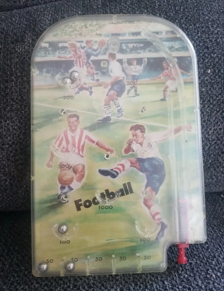 Vintage Soccer Football World Cup Handheld Pinball game 1/1 on Ebay - Image 2 of 4